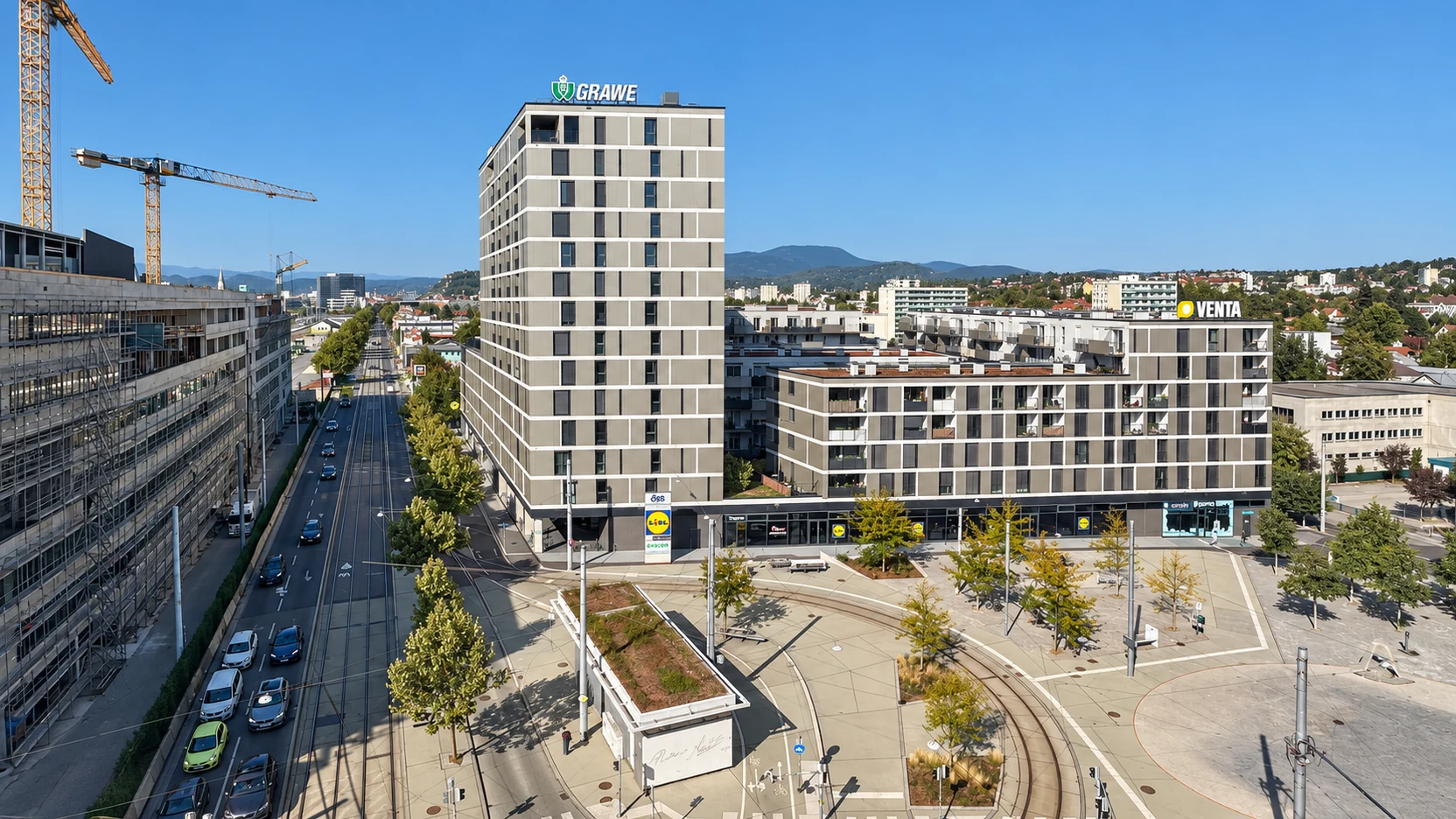 City Gate Graz mit GRAWE-Tower, zweitem Baukörper und Schlossberg